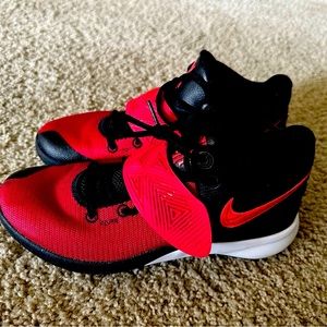 Nike Kyrie’s men’s size 8. New and never worn. Red and black.